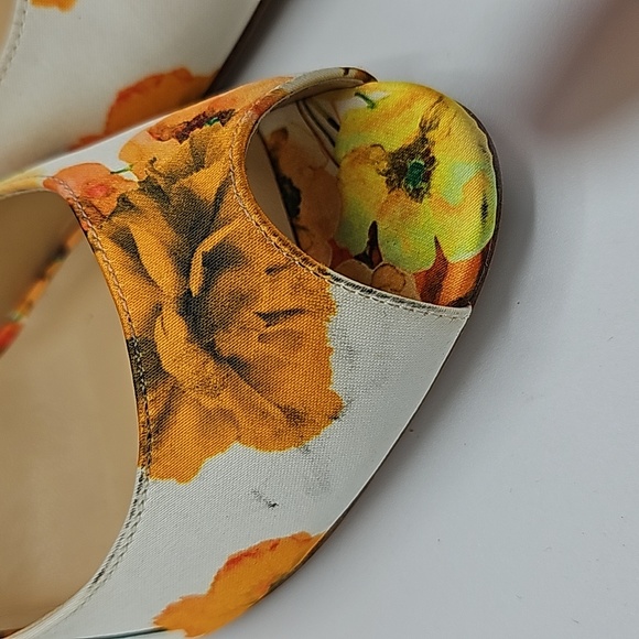 Ivanka Trump Heels - Picture 6 of 8